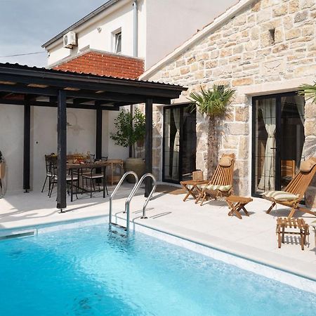 Blacksmith'S House - Rental House With Heated Pool Posedarje Esterno foto
