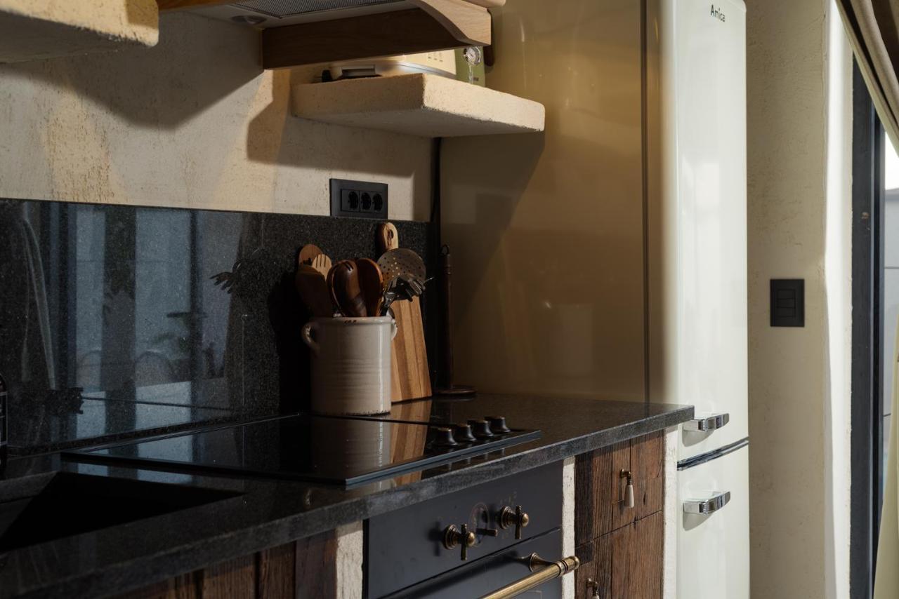 Blacksmith'S House - Rental House With Heated Pool Posedarje Esterno foto