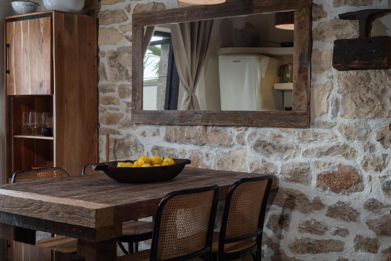 Blacksmith'S House - Rental House With Heated Pool Posedarje Esterno foto