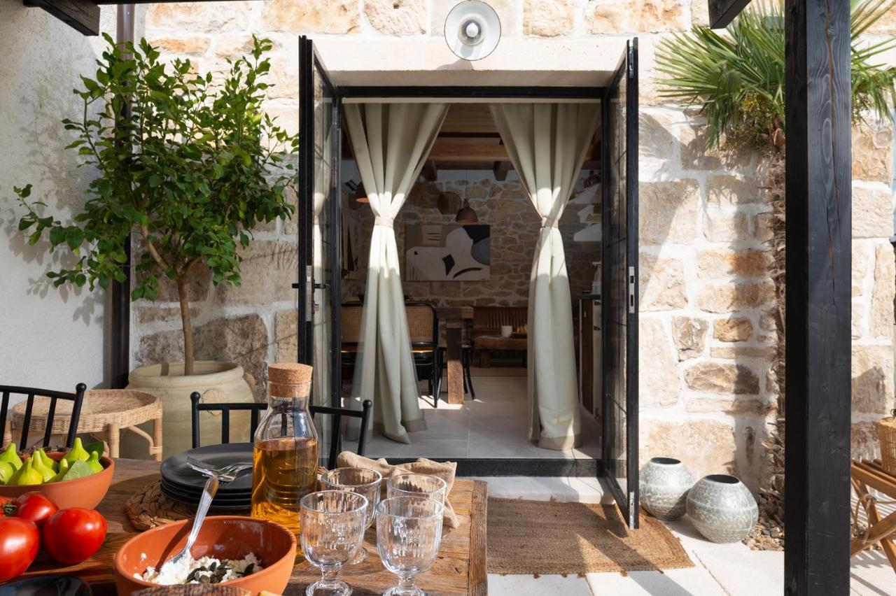 Blacksmith'S House - Rental House With Heated Pool Posedarje Esterno foto