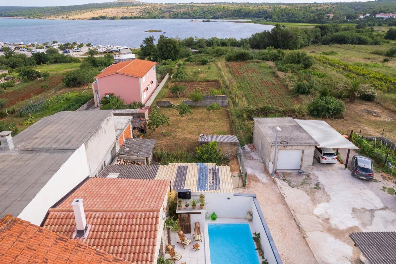 Blacksmith'S House - Rental House With Heated Pool Posedarje Esterno foto