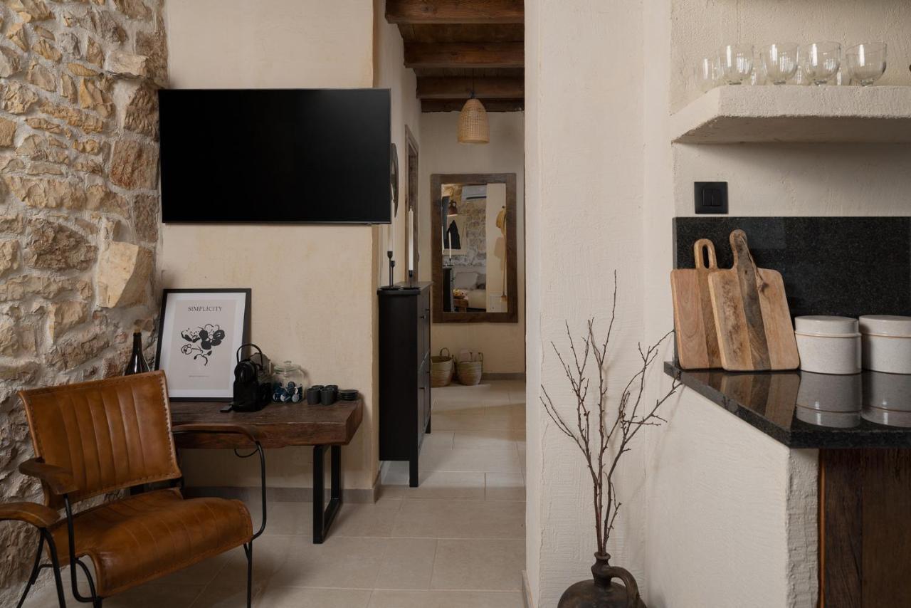 Blacksmith'S House - Rental House With Heated Pool Posedarje Esterno foto