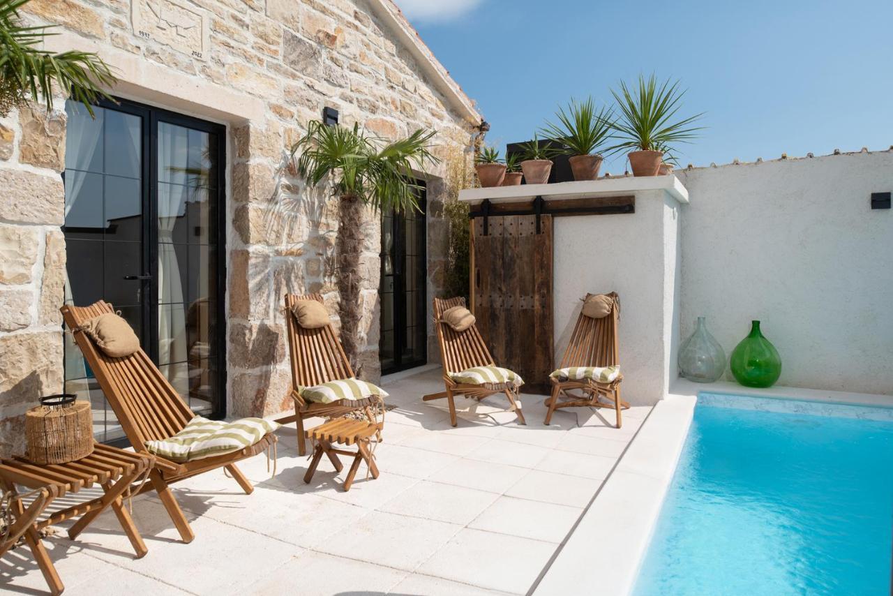 Blacksmith'S House - Rental House With Heated Pool Posedarje Esterno foto
