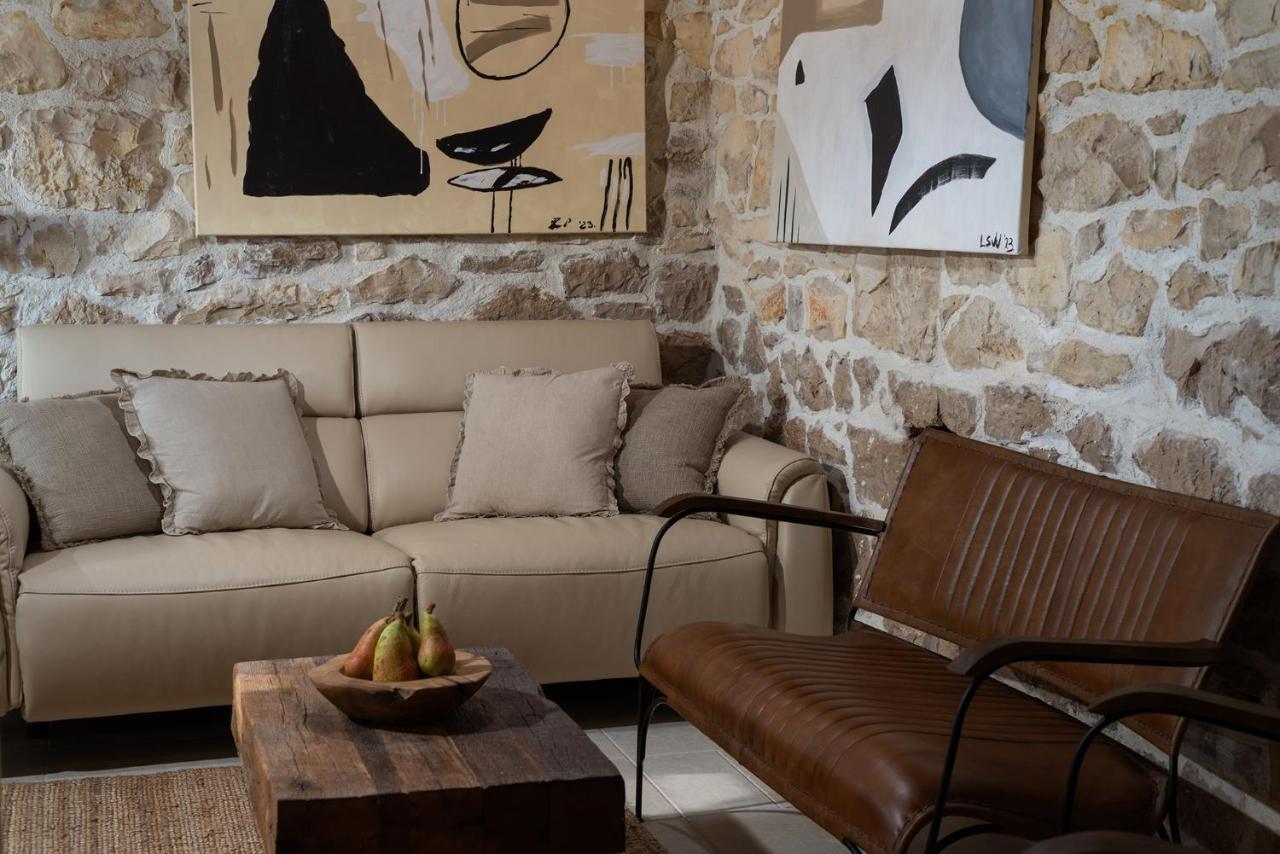 Blacksmith'S House - Rental House With Heated Pool Posedarje Esterno foto